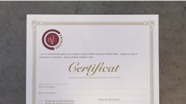 Version papier du Certificat Voltaire.