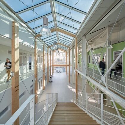 Intérieur du campus CESI de La Rochelle.